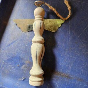 Peg Angels with Metal Wings